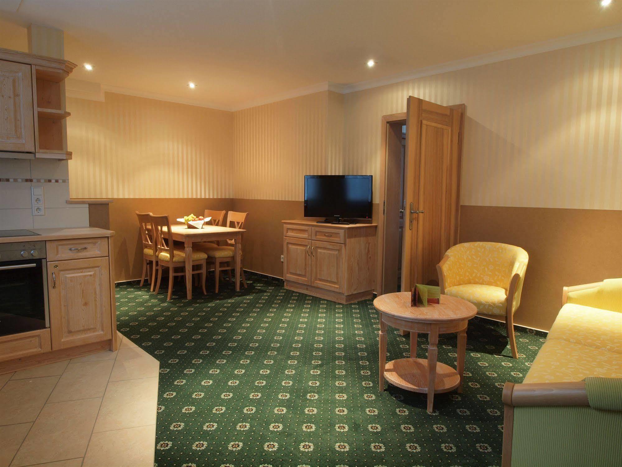 Hotel Bellevue Lauenburg Buitenkant foto