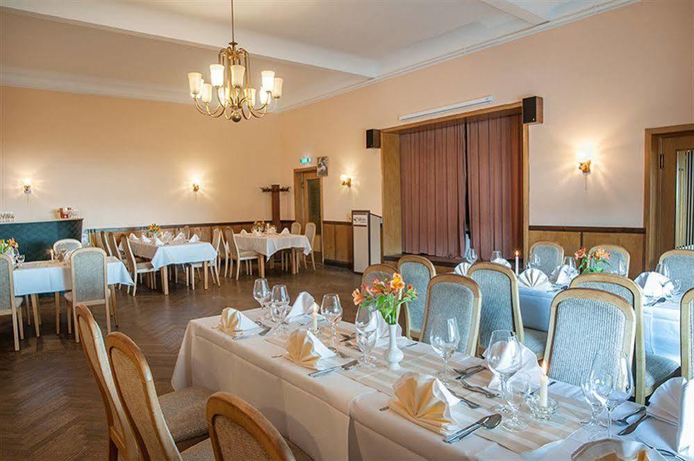 Hotel Bellevue Lauenburg Buitenkant foto